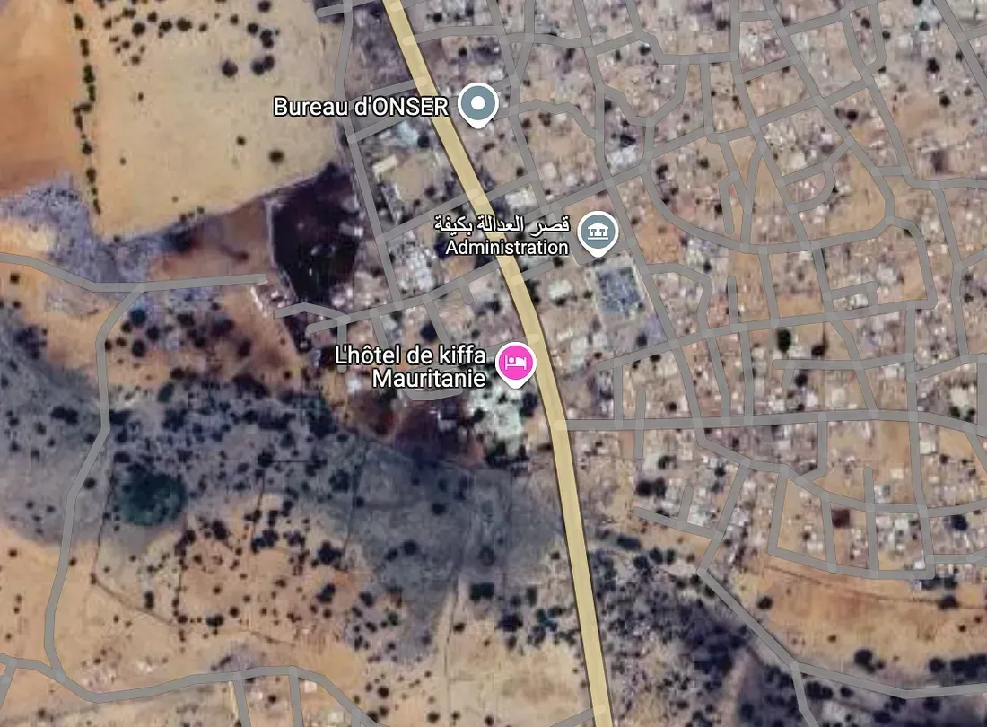 Satellite map around the Hotel de Kiffa and the city administration