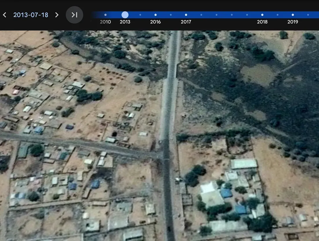 2013 satellite view of the identified road and buildings in Kiffa